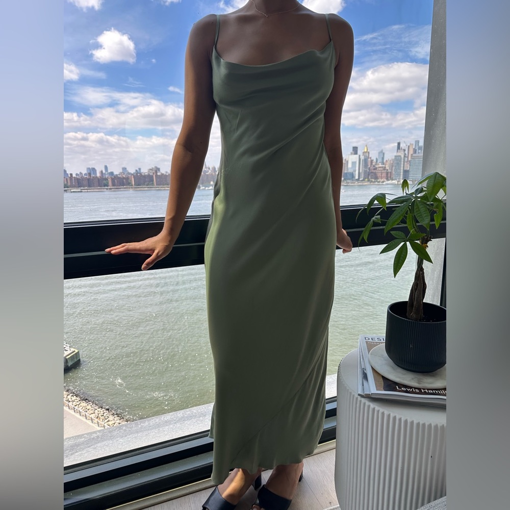 Aritzia Sage Slip Dress, size XXS (EUC)